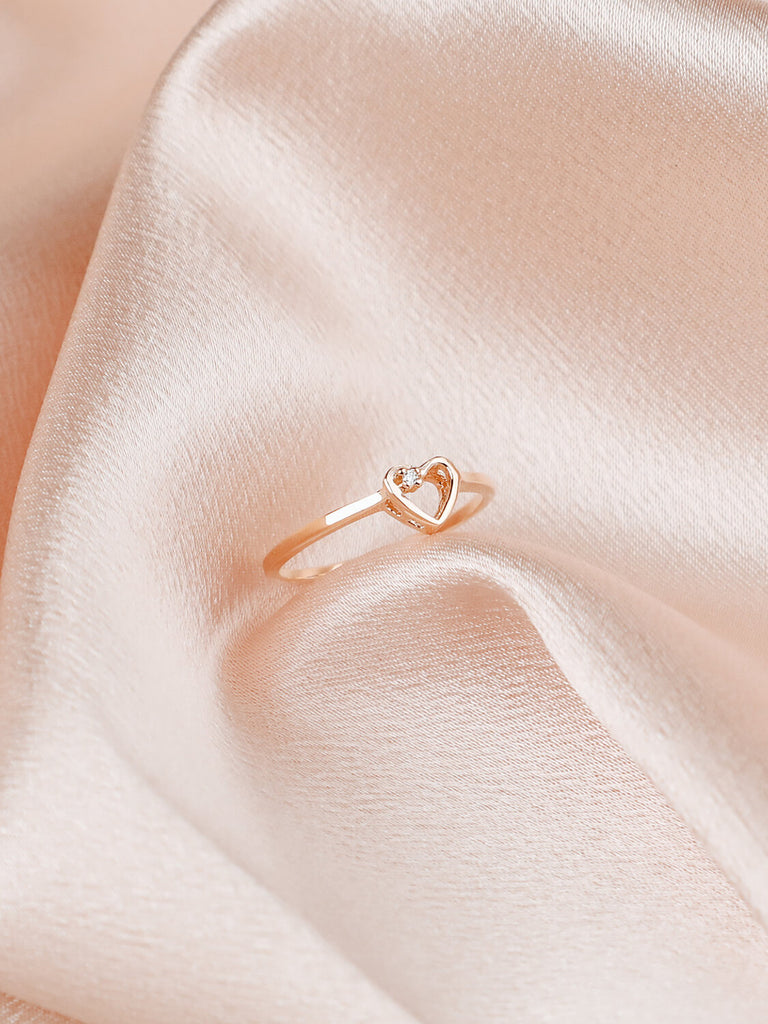 Detail photo of women's Brilliant Diamond Heart ring in 14k Rose Gold 