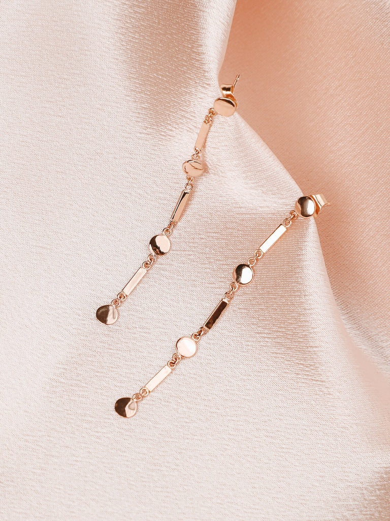 product photo Artemis Shield earrings in gold 