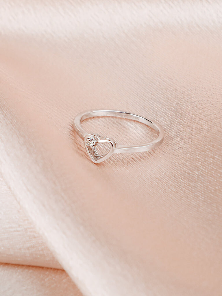 Detail photo of women's Brilliant Diamond Heart ring in 14k White Gold 
